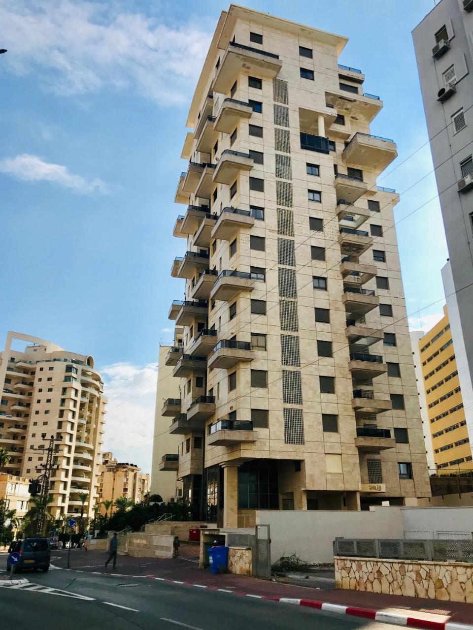 King David Apartment On The Sea Netanya Exterior photo