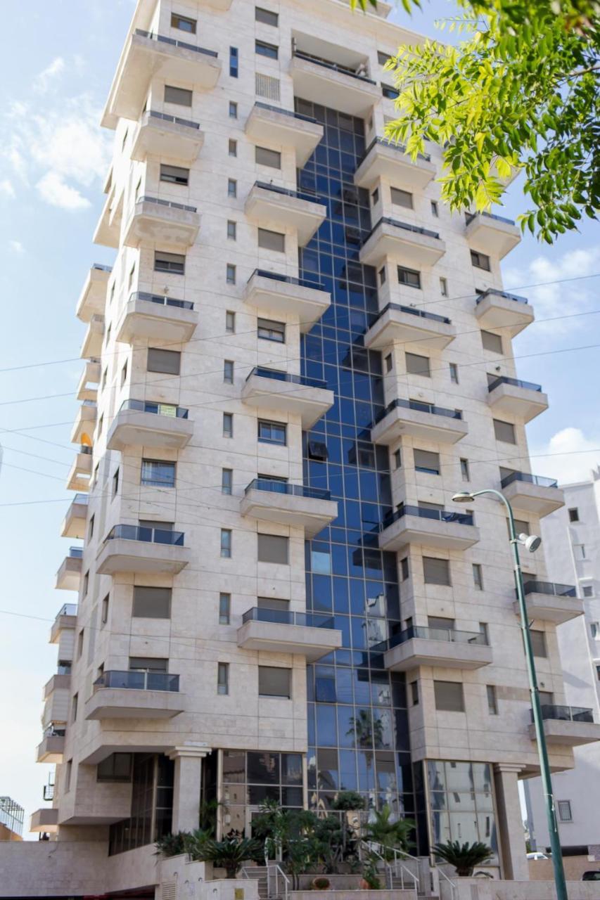 King David Apartment On The Sea Netanya Exterior photo